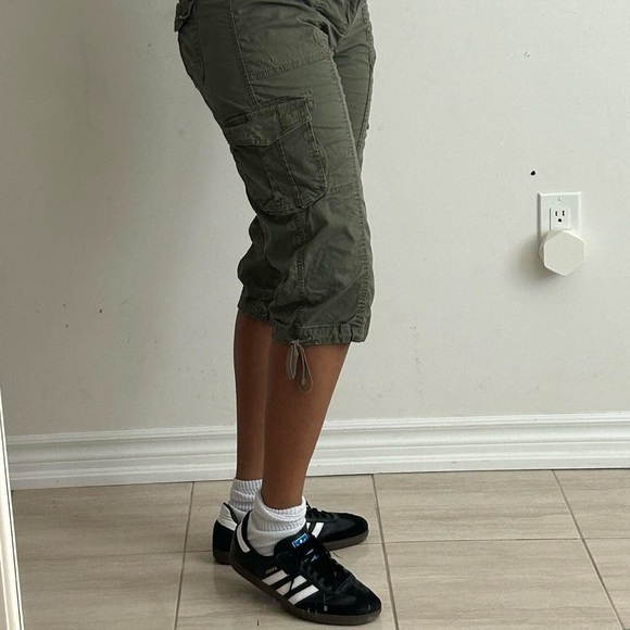 Vintage Garage Ruched Cargo Capris - Picture 2 of 4